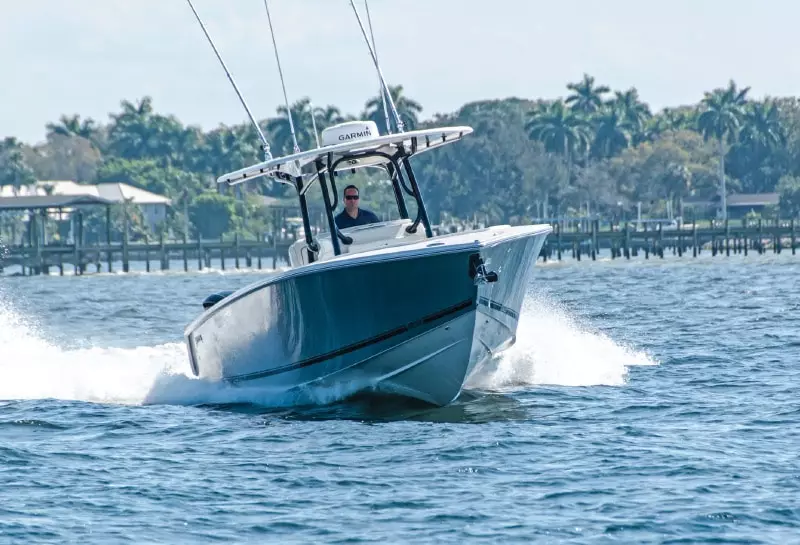 catamaran vs deep v hull