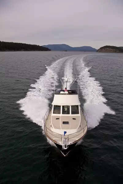 Saberliner 40 Flying Bridge