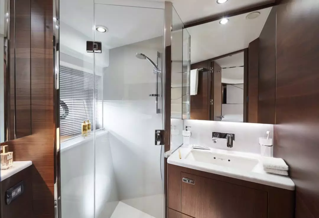 s78-interior-forward-bathroom