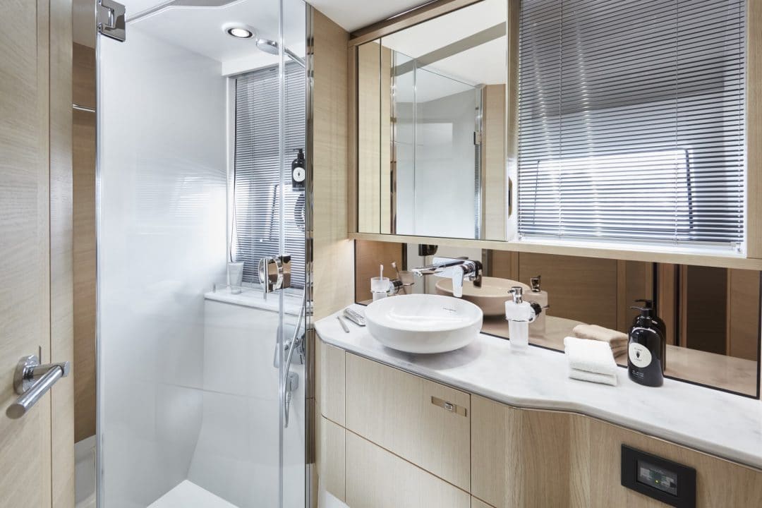 v60-interior-forward-cabin-bathroom-alba-oak-satin
