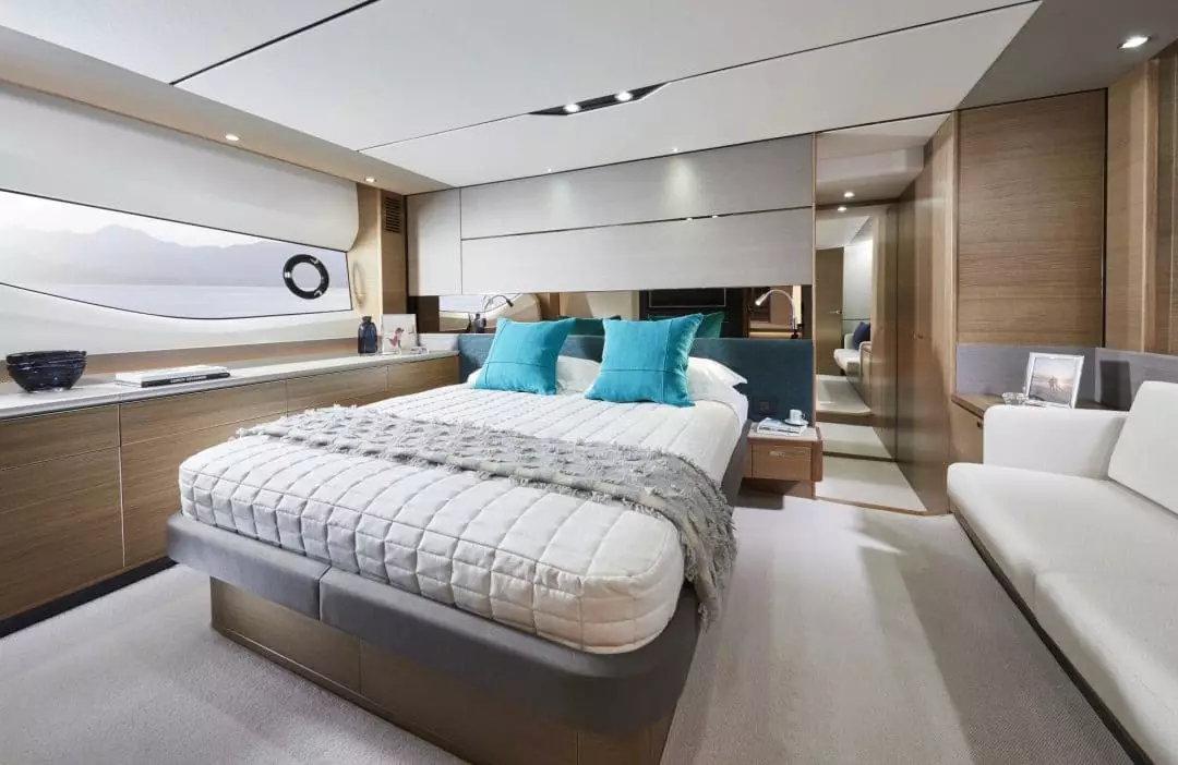 v65-interior-owners-stateroom