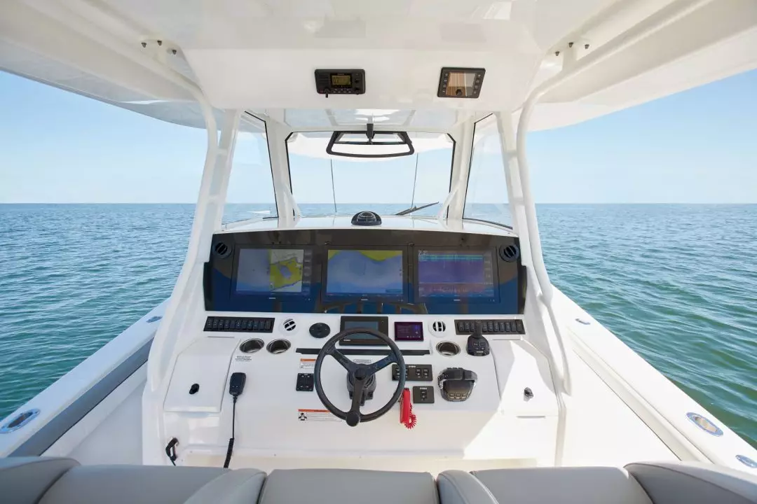 41-regulator-center-console-boat-helm-garmin-electronics-helm-master-yamaha