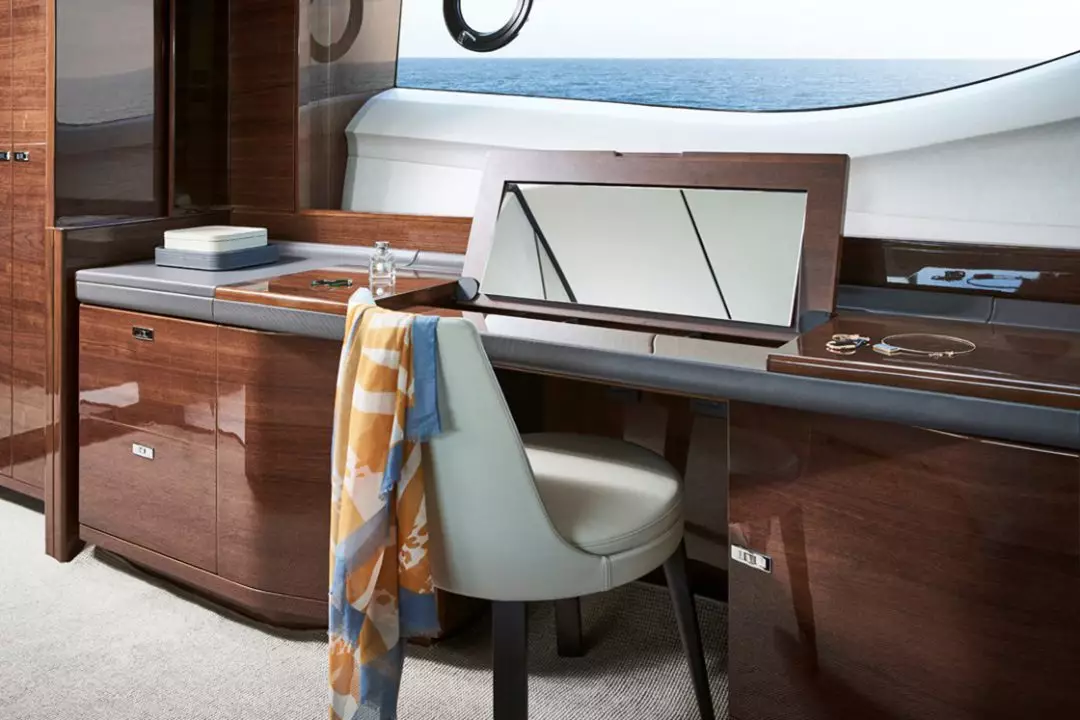 v78-master-stateroom-dressing-table-1-rt