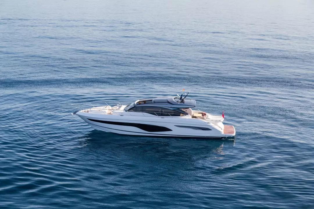 v65-exterior-white-hull-22