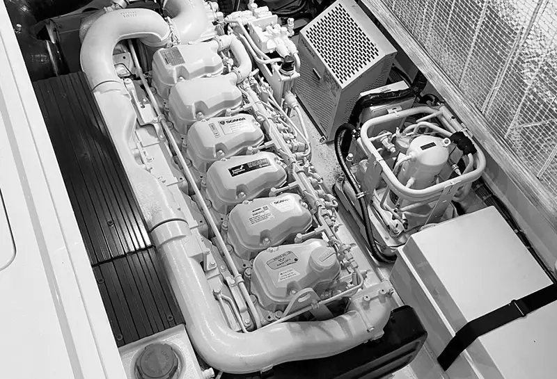 Scania_Engine_Detail_Photo