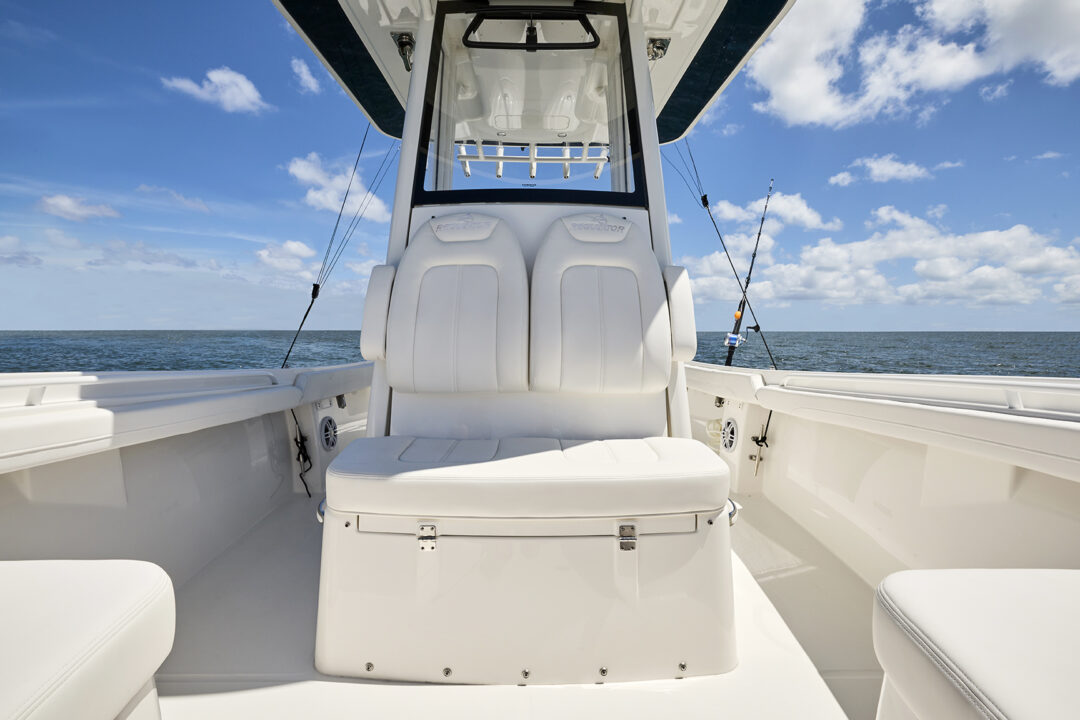 regulator 23 details_forward console settee_0057_WG